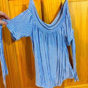 Women’s off the shoulder crop top
